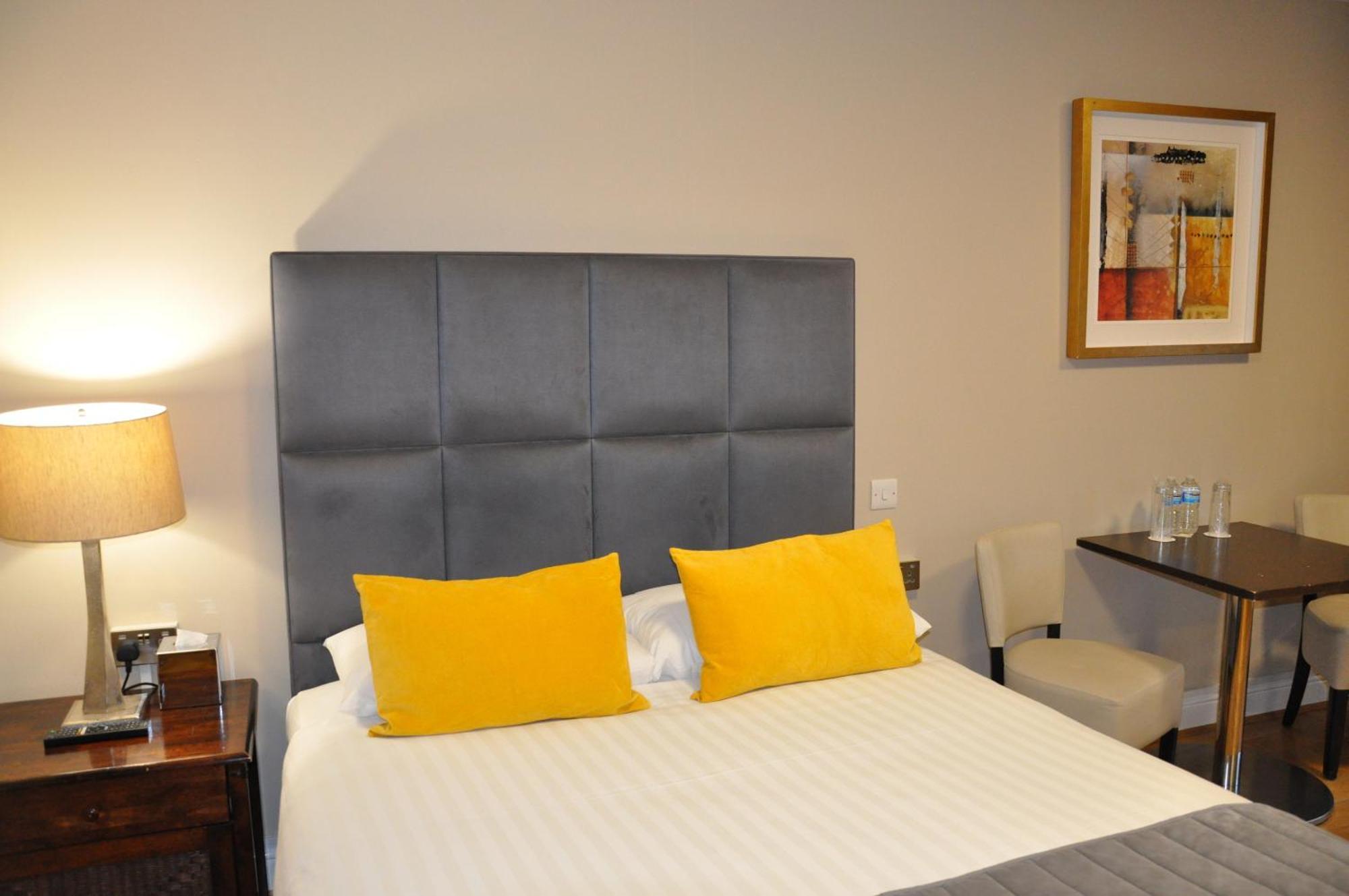 Hotel Nap Inn Барнет Екстериор снимка
